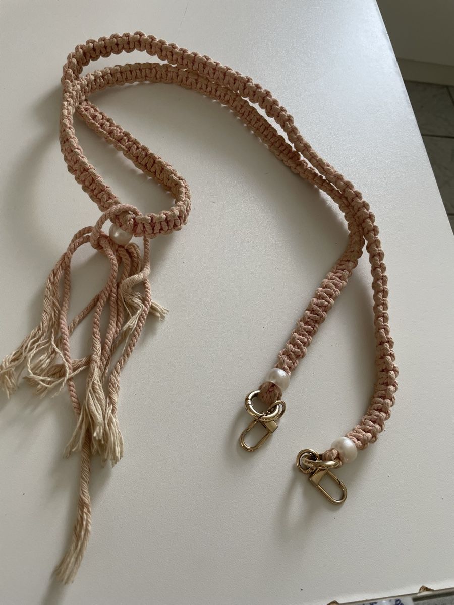 Altro in  Abbigliamento & Accessori: Handgemachte Makramee-Taschengurt - Einzigartig & Stilvoll! – Usato da Münchenstein venduto da nel_57mj