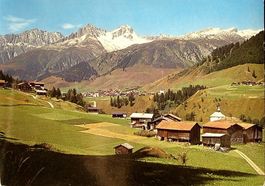 CAVORGIA mit Blick auf Sedrun und Bugnei mit Crispalt, ...