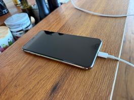 iPhone 11 Pro Max gold sehr guter Zustand