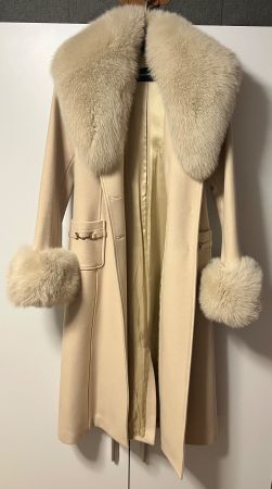 Flavio Castellani – beige coat with fox fur
