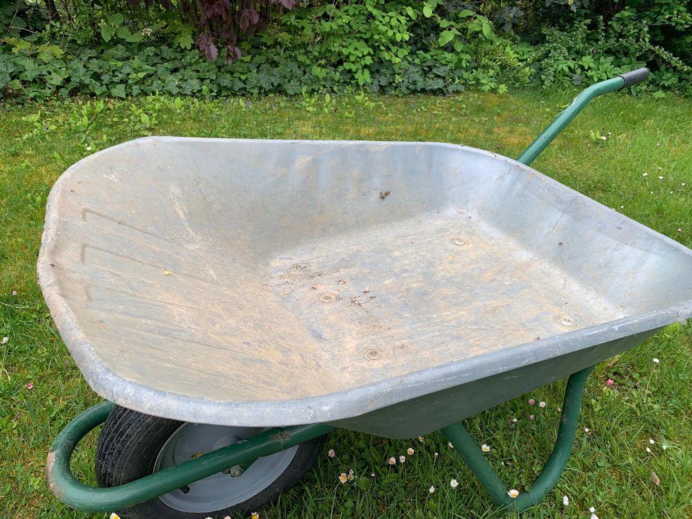 Schubkarre für Garten aus Metall ab CHF 1. Kaufen auf Ricardo