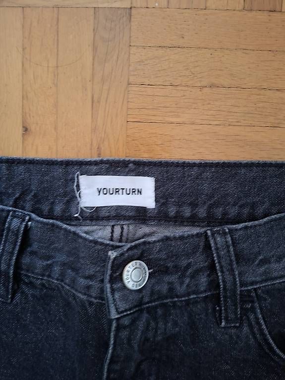 Jeans: Straight Leg Jeans  – Gebraucht aus Wetzikon ZH von cet_6fbf 2