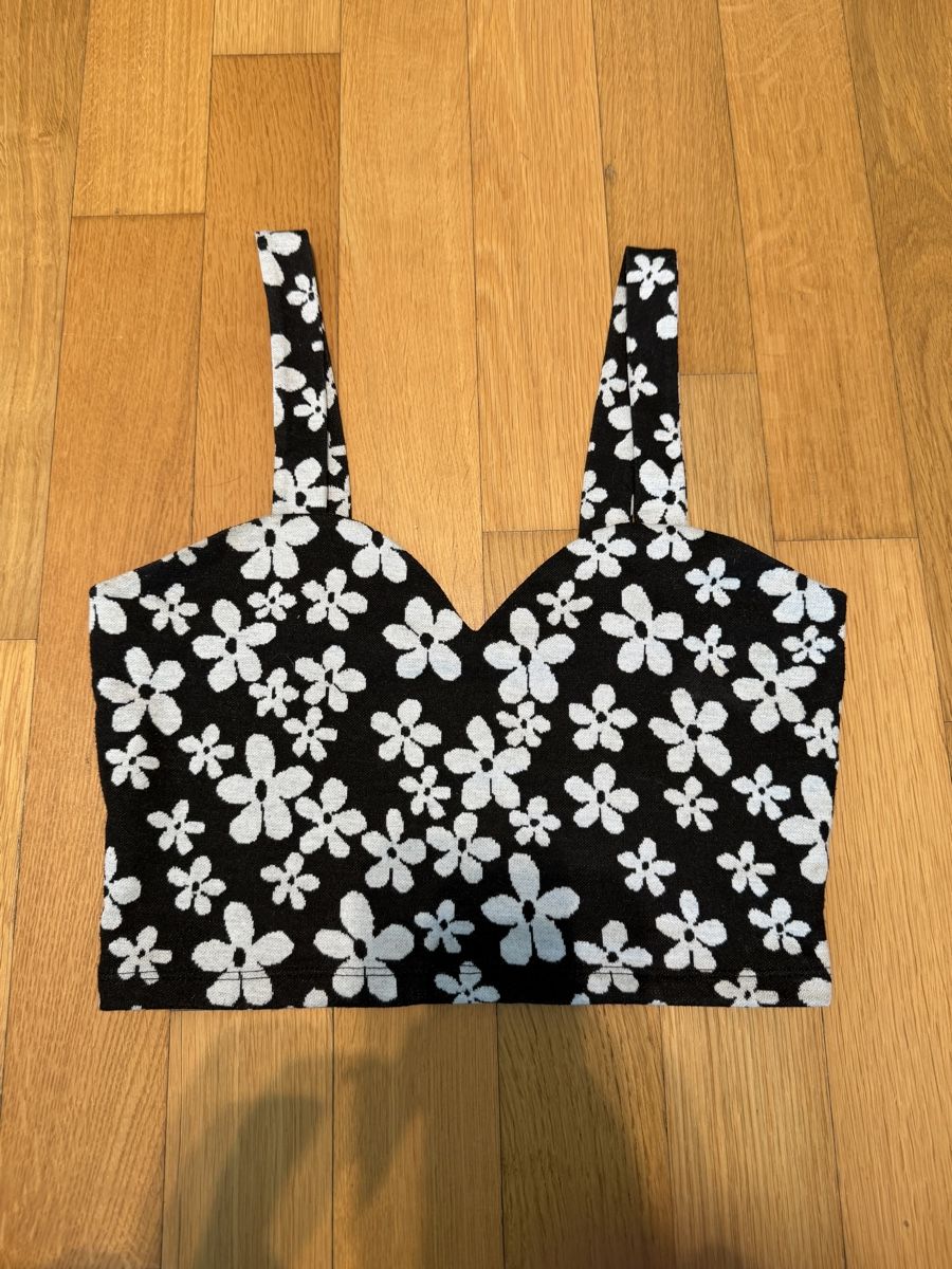 Monki Top: Croptop mit Blumenmuster Monki Grösse XS  – Usato da Zürich venduto da vik_nzx9