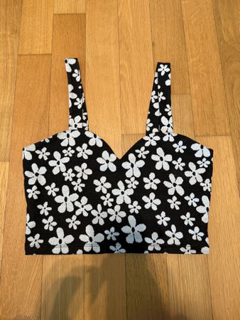 Croptop mit Blumenmuster Monki Grösse XS 