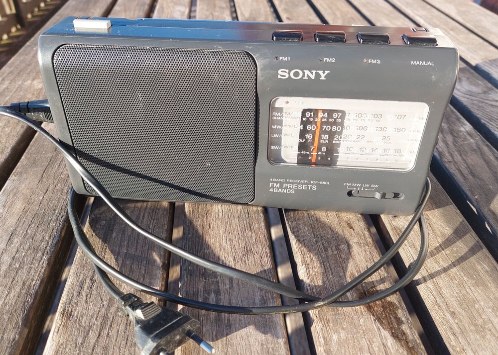 Radio 4 Band Receiver ICF-880L - Sony (Gebraucht) in Genève für CHF 22