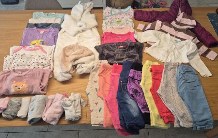Kleider Paket Mädchen 3, 34 Teile, Winter, Grösse 74