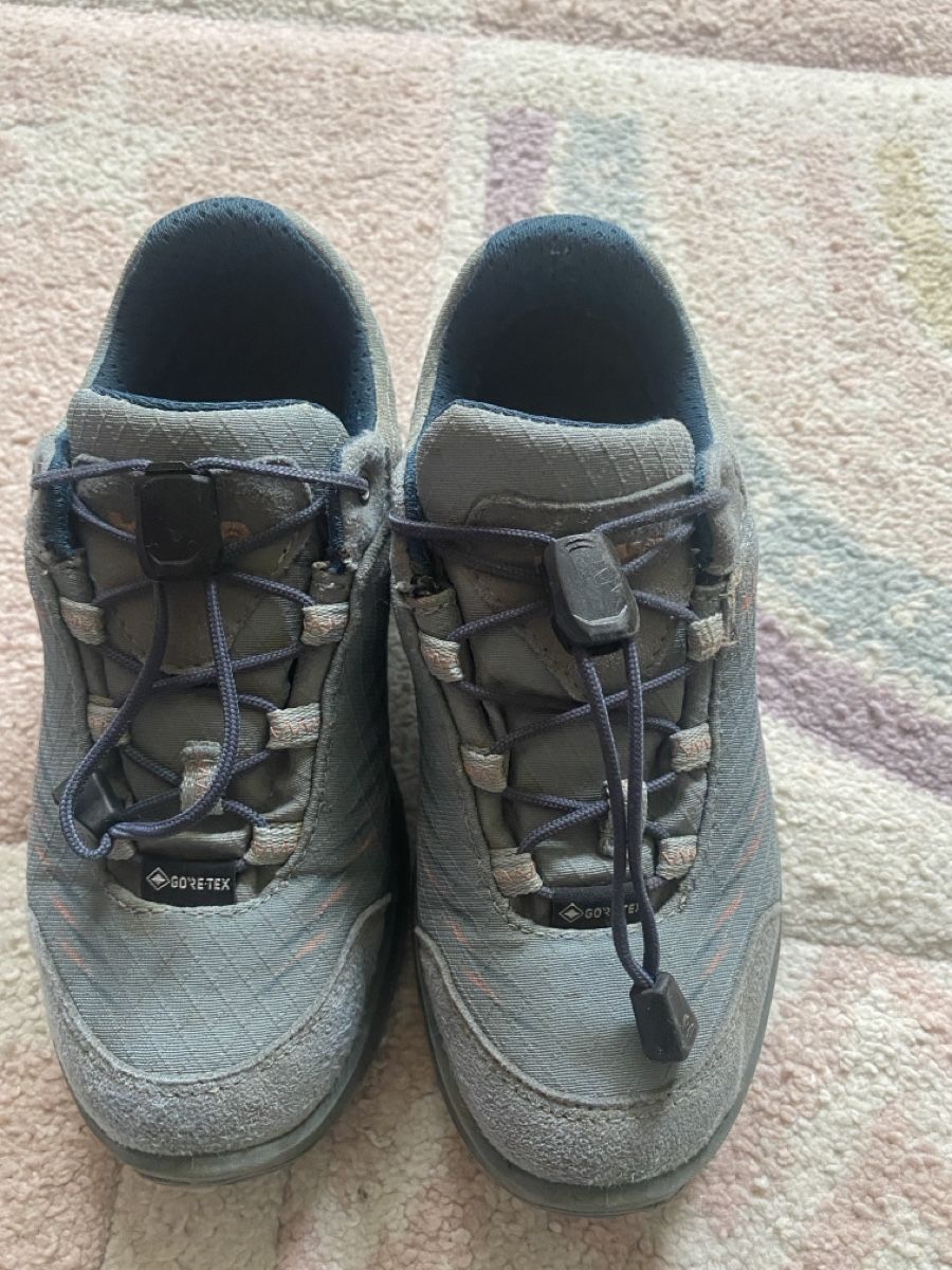 Lowa Scarpe per ragazzi: Lowa Gore-Tex Wanderschuhe, Grösse 30 Top! – Usato da Münchenstein venduto da sommerverkauf12