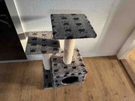 Katzenbaum mit Höhle und zwei Liegeflächen grau