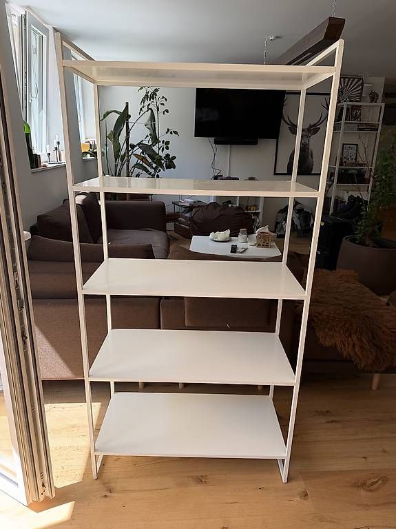 Regale: Weisses Regal – Gebraucht aus Rickenbach SO von yab86