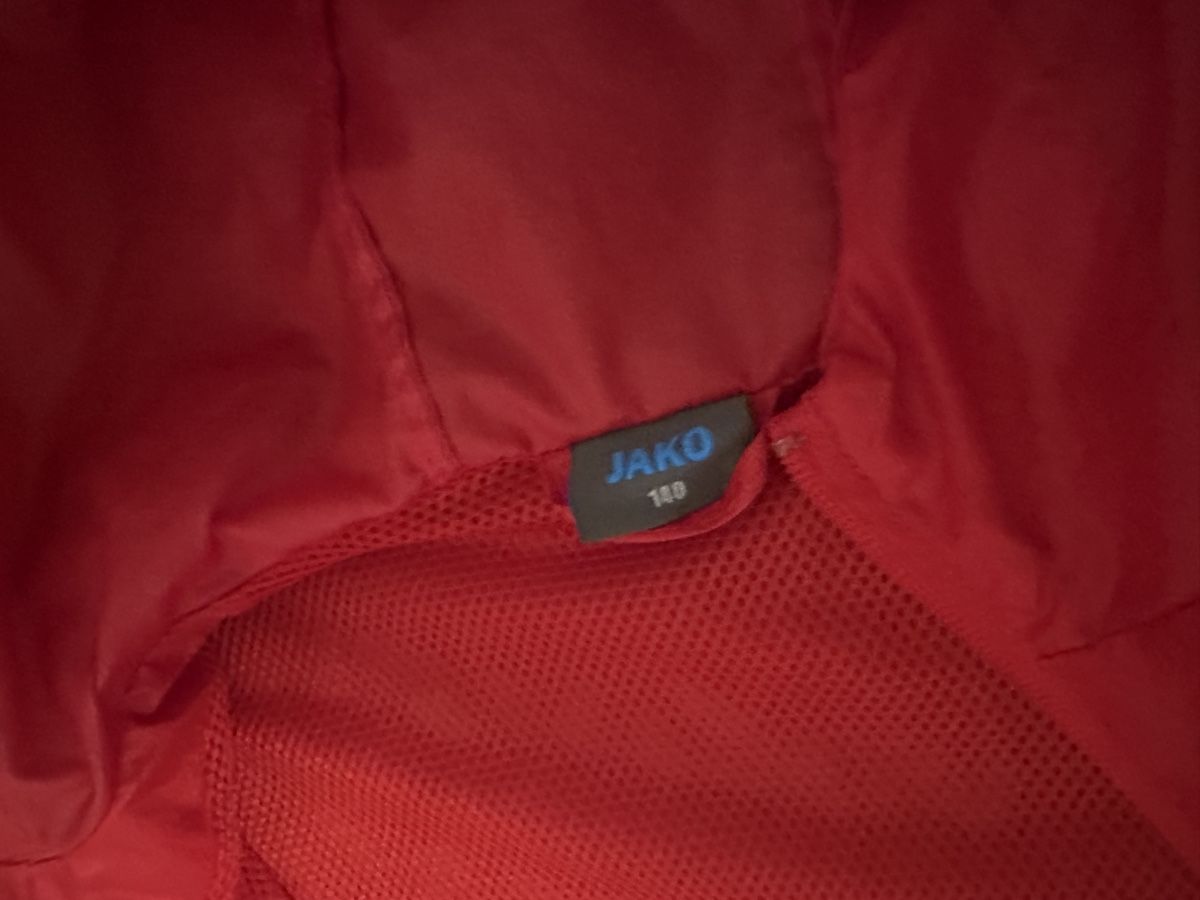 Jako Jacken: Leichte Regenjacke – Gebraucht aus Opfikon von Lui_07 2