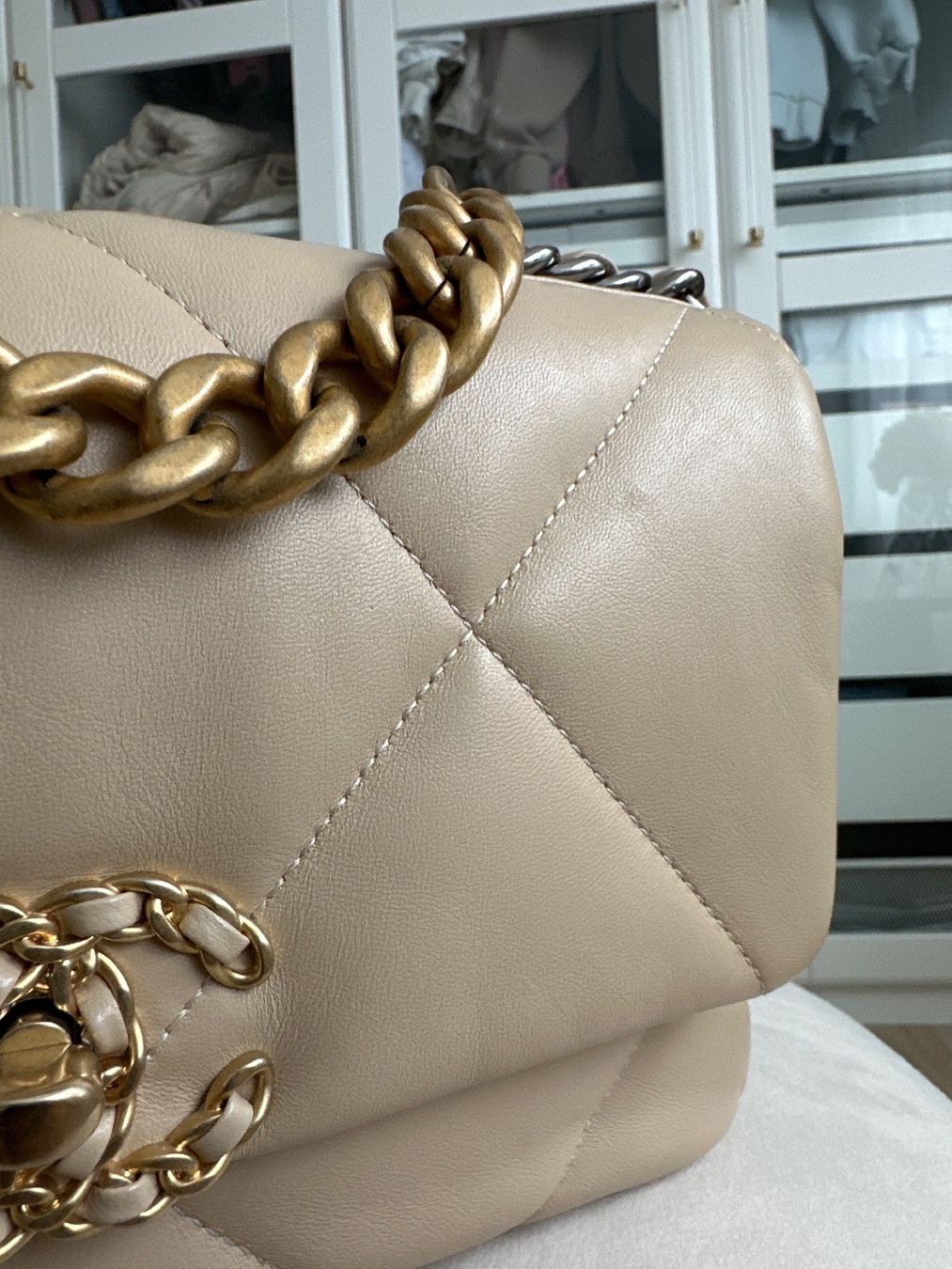 Chanel Borse da donna: Chanel 19 Small Beige Fullset – Nuovo (secondo la descrizione) da Hausen AG venduto da SF3011 3