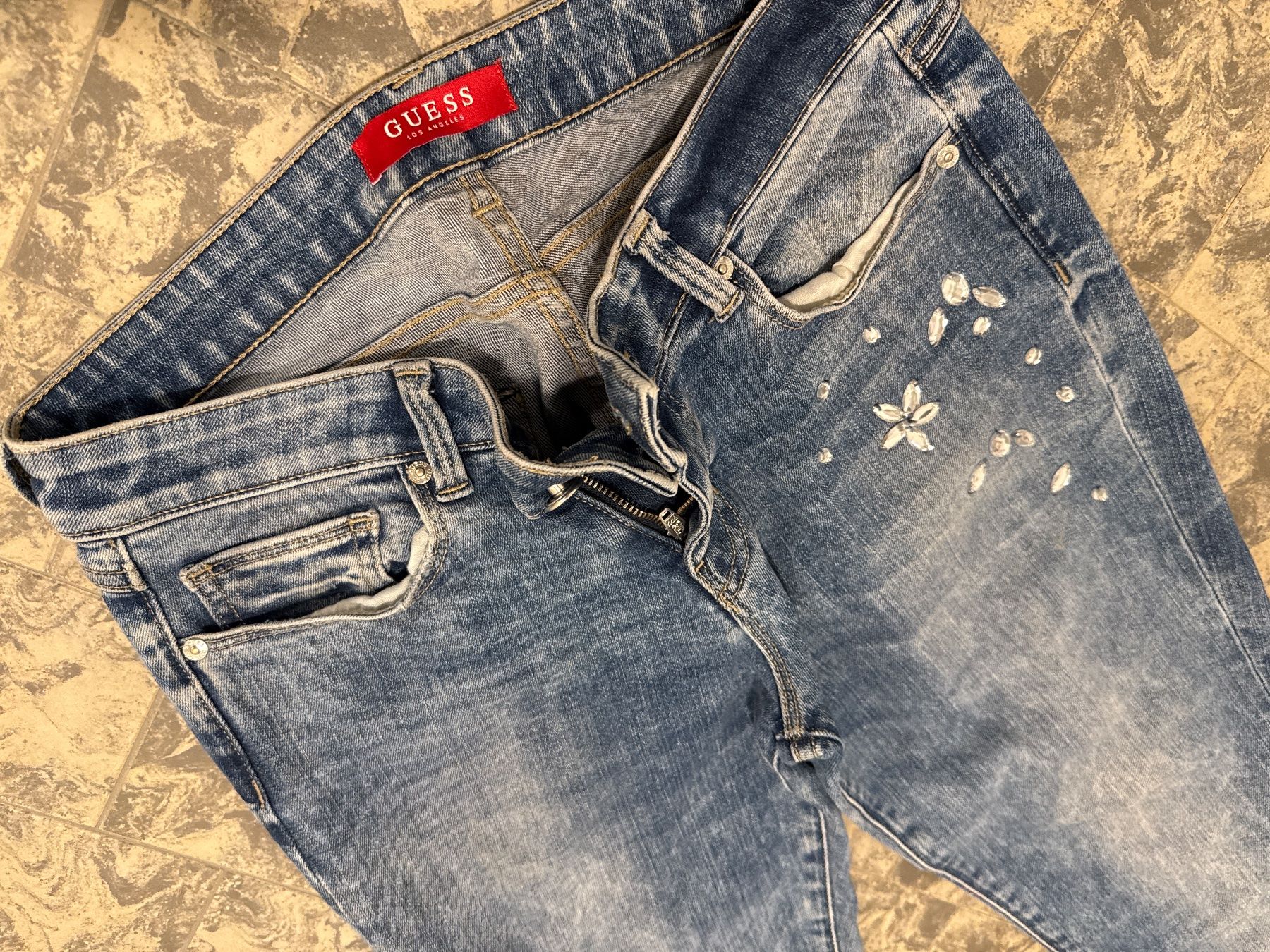 Guess Jeans: GUESS Damen Jeans  M – Usato da Amriswil venduto da used2use