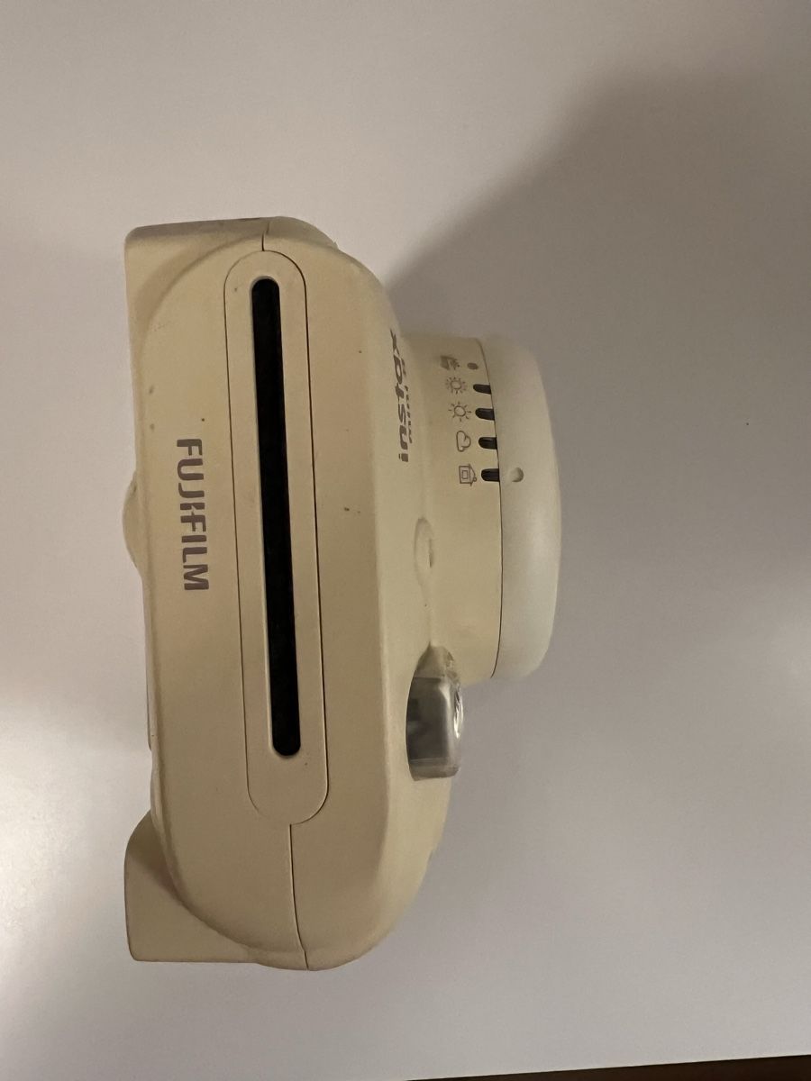 Fujifilm Fotocamera: Fujifilm Instax Mini 8 Camera Cream Used – Usato da Zürich venduto da vik_isi 1