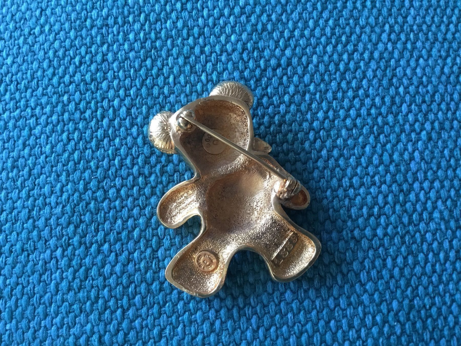 Spille & Fermagli: Broche nounours en métal doré – Nuovo e nell'imballaggio originale da Le Landeron venduto da nic_8hd5 1