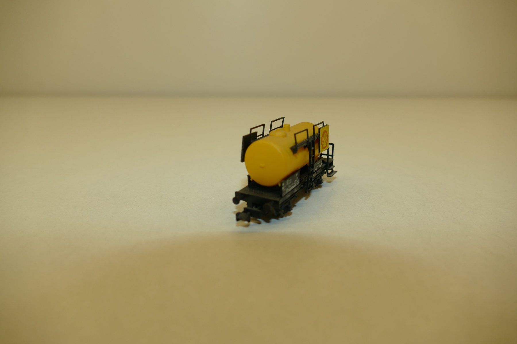 Fleischmann Modellini di ferrovie: Fleischmann N: DB Kesselwagen Shell – Nuovo (secondo la descrizione) da Niederhasli venduto da rail-duerst 3