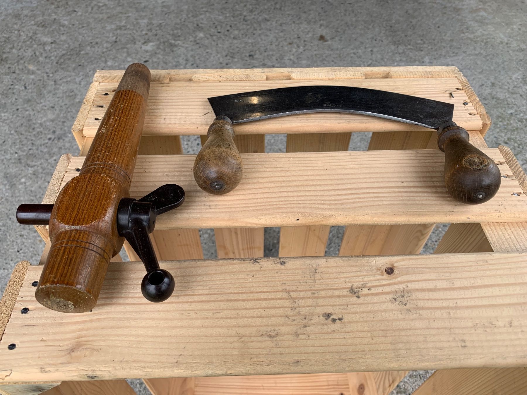 Tutti gli attrezzi: schönes Wiegemesser und Zapfhahn – Usato da Feldbach venduto da Olive1 6
