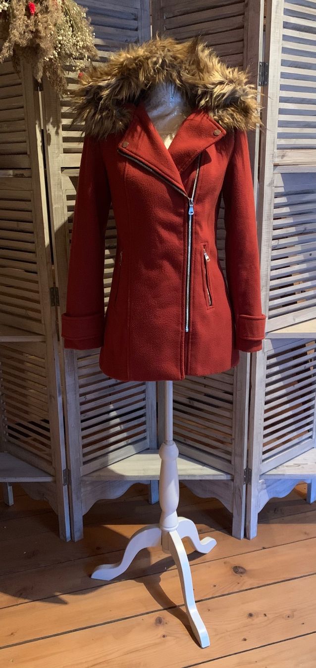 Cappotti: Manteau rouge – Usato da Rüthi (Rheintal) venduto da zit_y7br