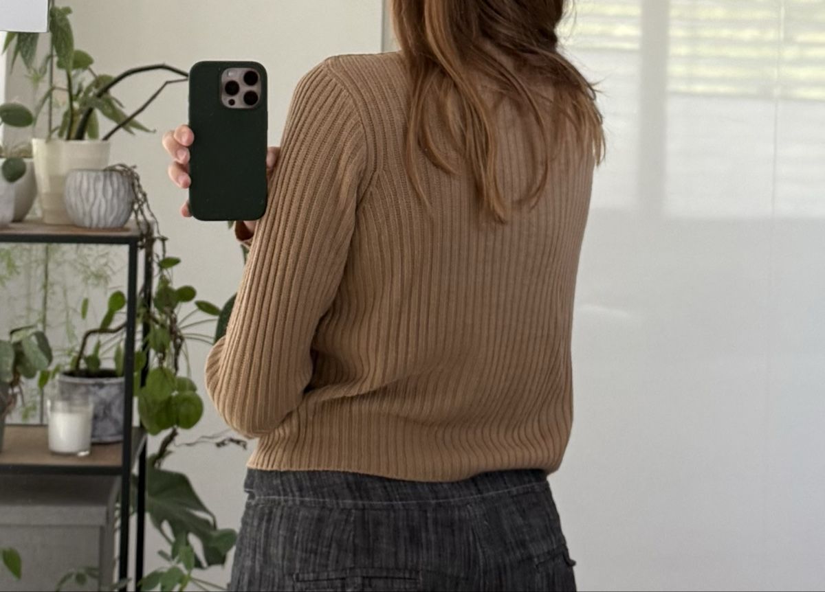 H&M Maglioni & Felpe: Damen Pullover gerippt beige – Usato da Huttwil venduto da mandala123 1