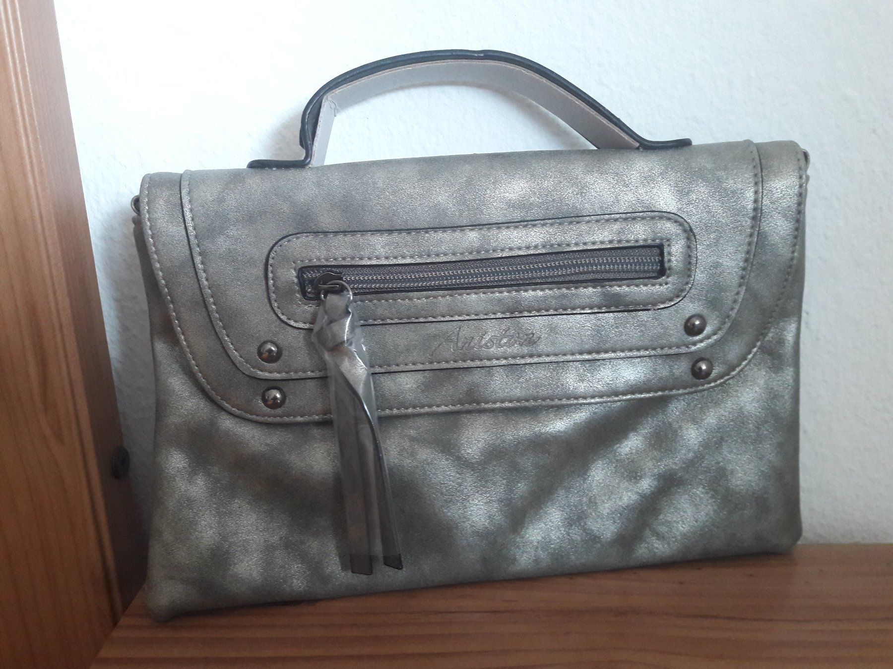 Borse da donna: Crossover Bag. Umhängetasche. Neu – Nuovo (secondo la descrizione) da Glattfelden venduto da Roman2504