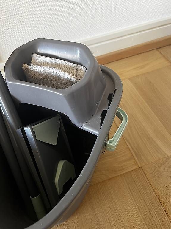 Altro per la casa: Serpillère à donner !  – Usato da Genève venduto da cma_5k7g 1