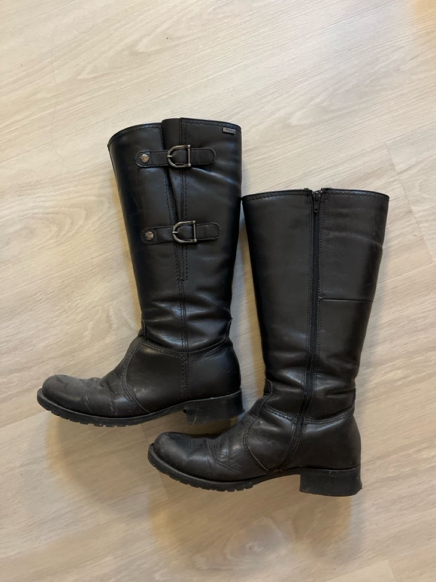 Scarpe da donna: Lederstiefel mit Schnallen – Usato da Guntalingen venduto da mon_hc9m