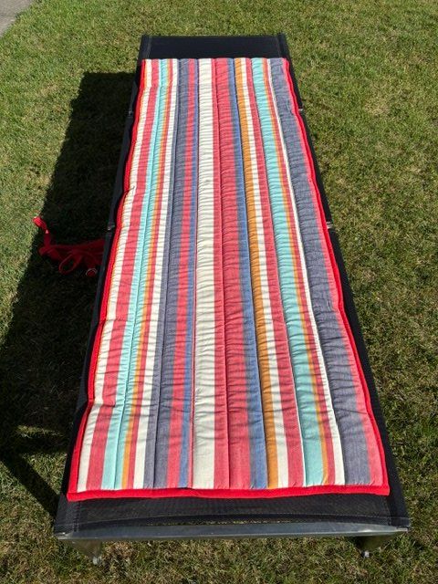 Tappetini fitness: 1 Liegematte bunt gestreift 180 x 60 cm – Usato da St. Margarethen TG venduto da Mapy1