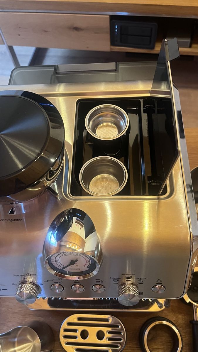 De'Longhi Kaffeemaschinen & Espressomaschinen: Delonghi La Specialista – Neu (gemäss Beschreibung) aus Visp von Dini113 4