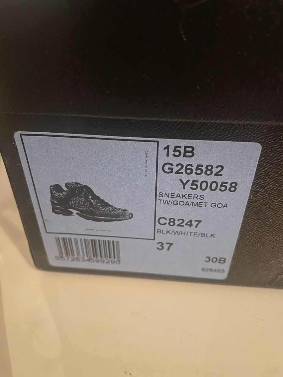Chanel Scarpe da uomo: Chanel Tweet Sneaker – Usato da Erlinsbach SO venduto da VWV1 7