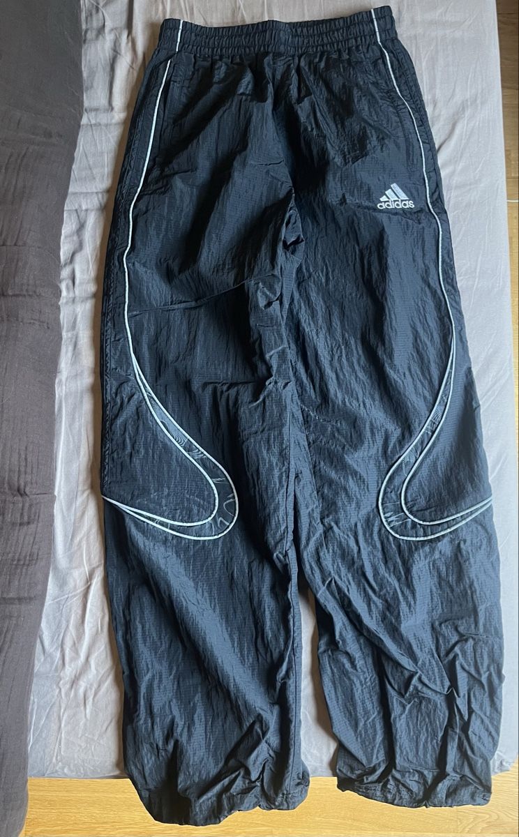 Adidas Pantaloni: adidas adilenium track pants – Usato da Luzern venduto da janine_l 1