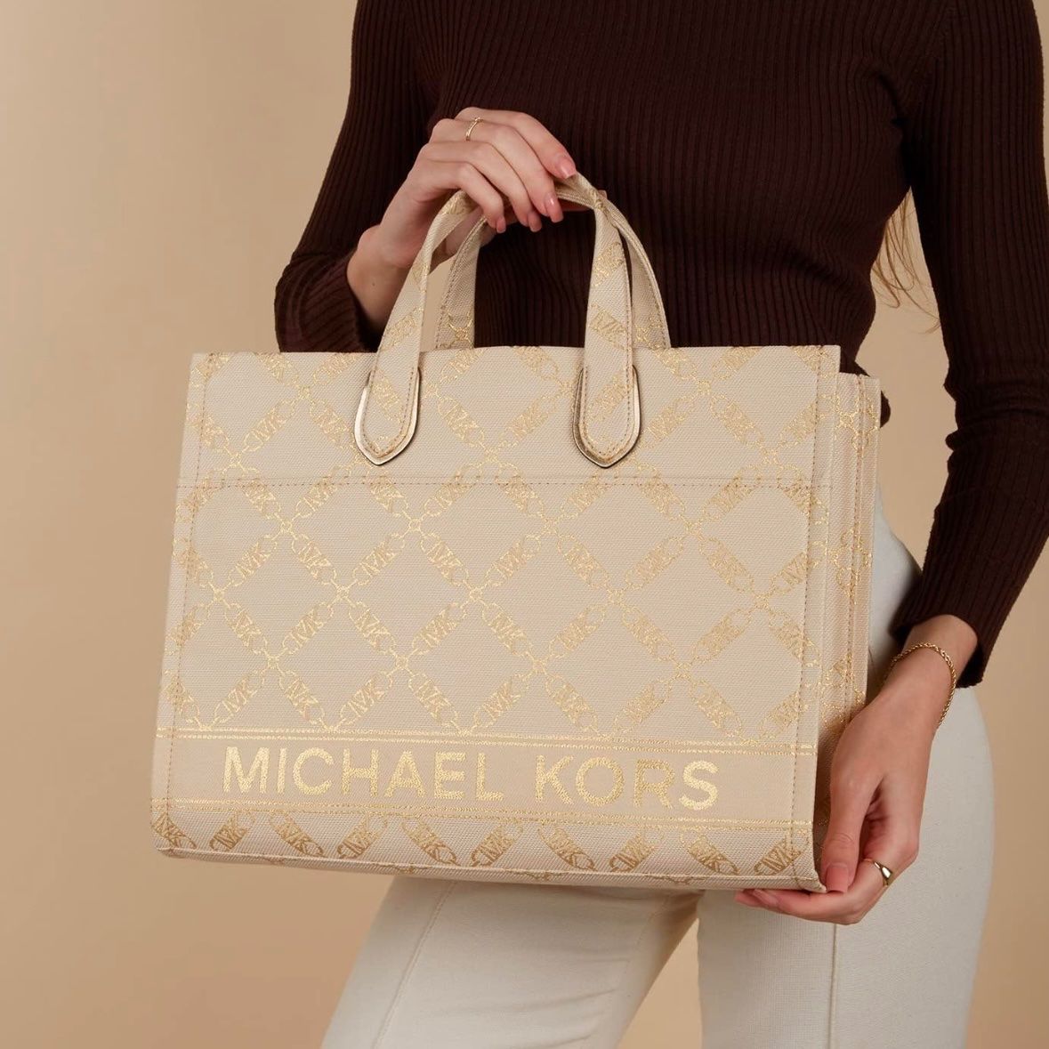 Michael Kors Borse da donna: Michael Kors Tasche palegold – Nuovo e nell'imballaggio originale da Wiedlisbach venduto da Sistershop 7