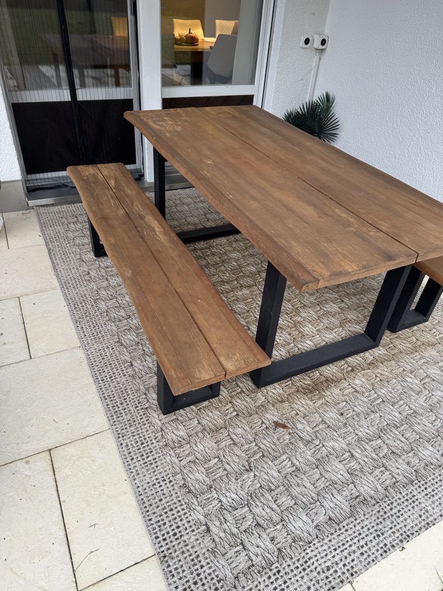 Tavoli: Holztisch mit Sitzbänke – Usato da Oetwil am See venduto da cos_lzr8 2