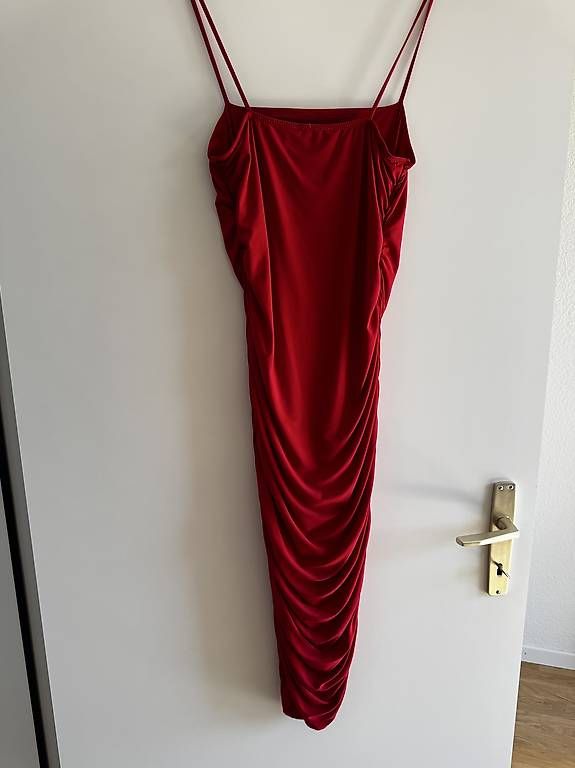 Vestiti: Rotes Kleid – Usato da Dättwil AG venduto da Laurii88 3