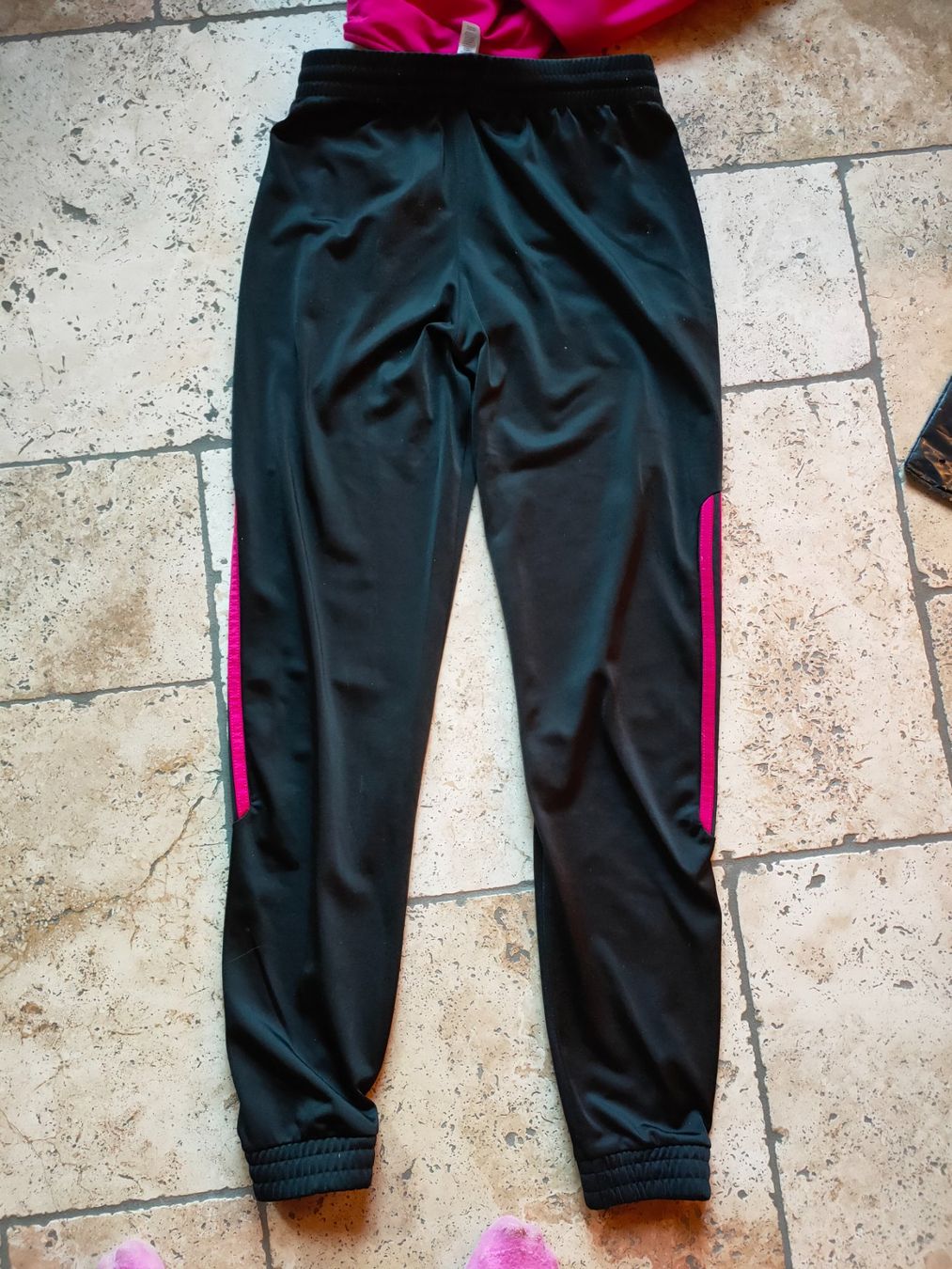 Adidas Ensembles: Adidas Trainer Pink, Gr. 152 – D'occasion à Les Moulins par alicia017 3