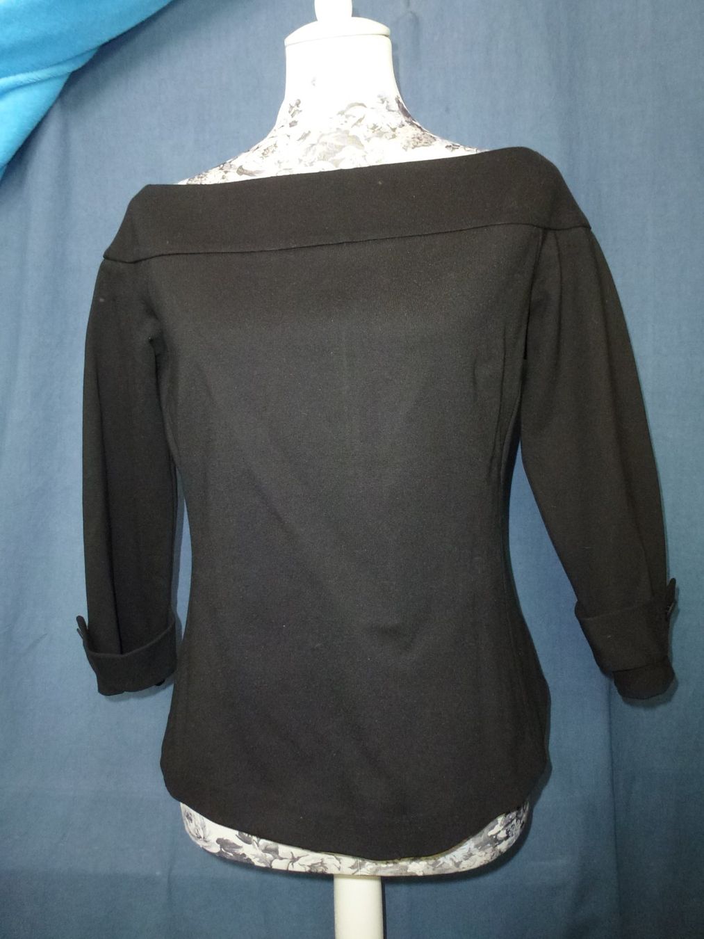 Comma Maglioni & Felpe: COMMA GR 38 PULLOVER CARMEN AUSSCHNITT SCHWARZ FESTER STOFF – Nuovo (secondo la descrizione) da Kreuzlingen venduto da ang_7k8d 7