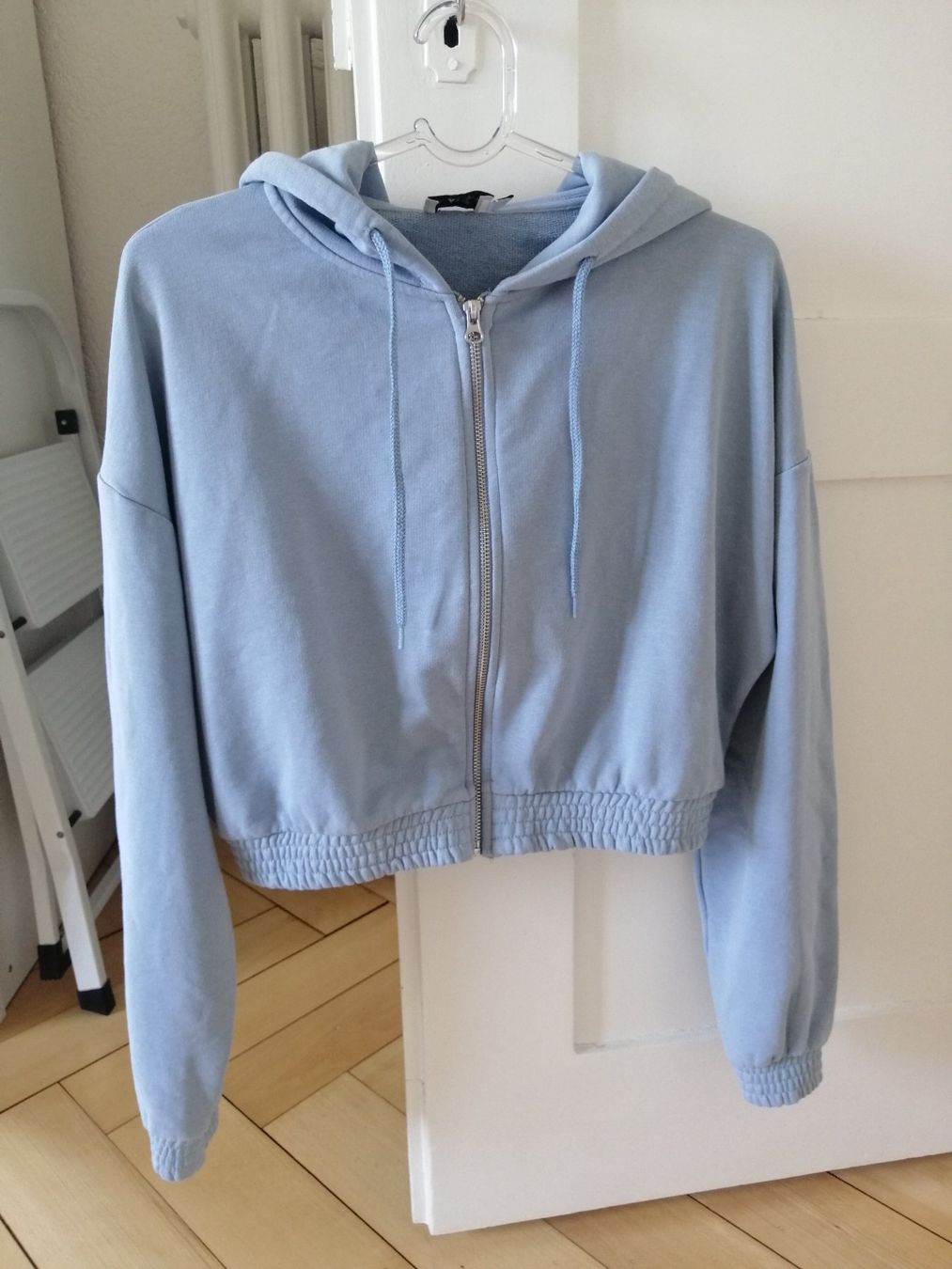 Na-kd Jacken: NA-KD Hoodie-Sweatjacke – Gebraucht aus Biel/Bienne von M.D.C 1