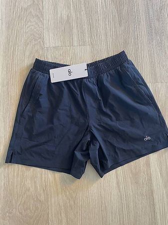 Alo Yoga 5 Traction Running Shorts  Navy  Size M