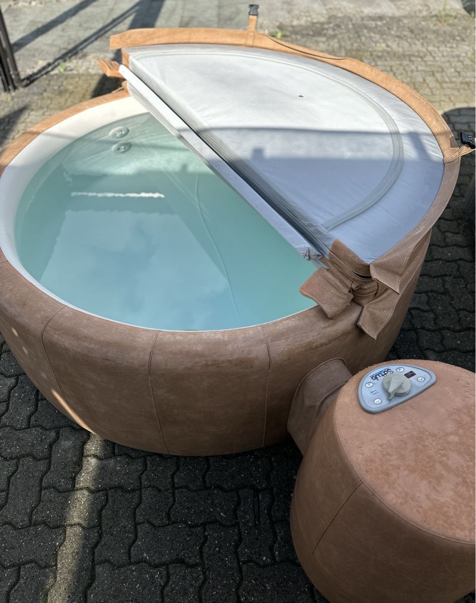 Softub Whirlpool: Softub Whirlpool Legend – Gebraucht aus Solothurn von  1