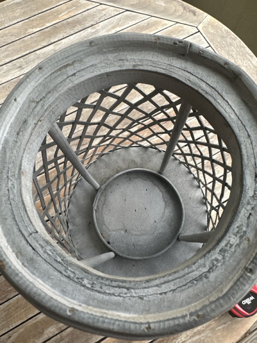 Tutte le decorazioni: Grey Metal Garden Candle Holder - Rustic Style! – Usato da Zürich venduto da mhm_6rhw 1