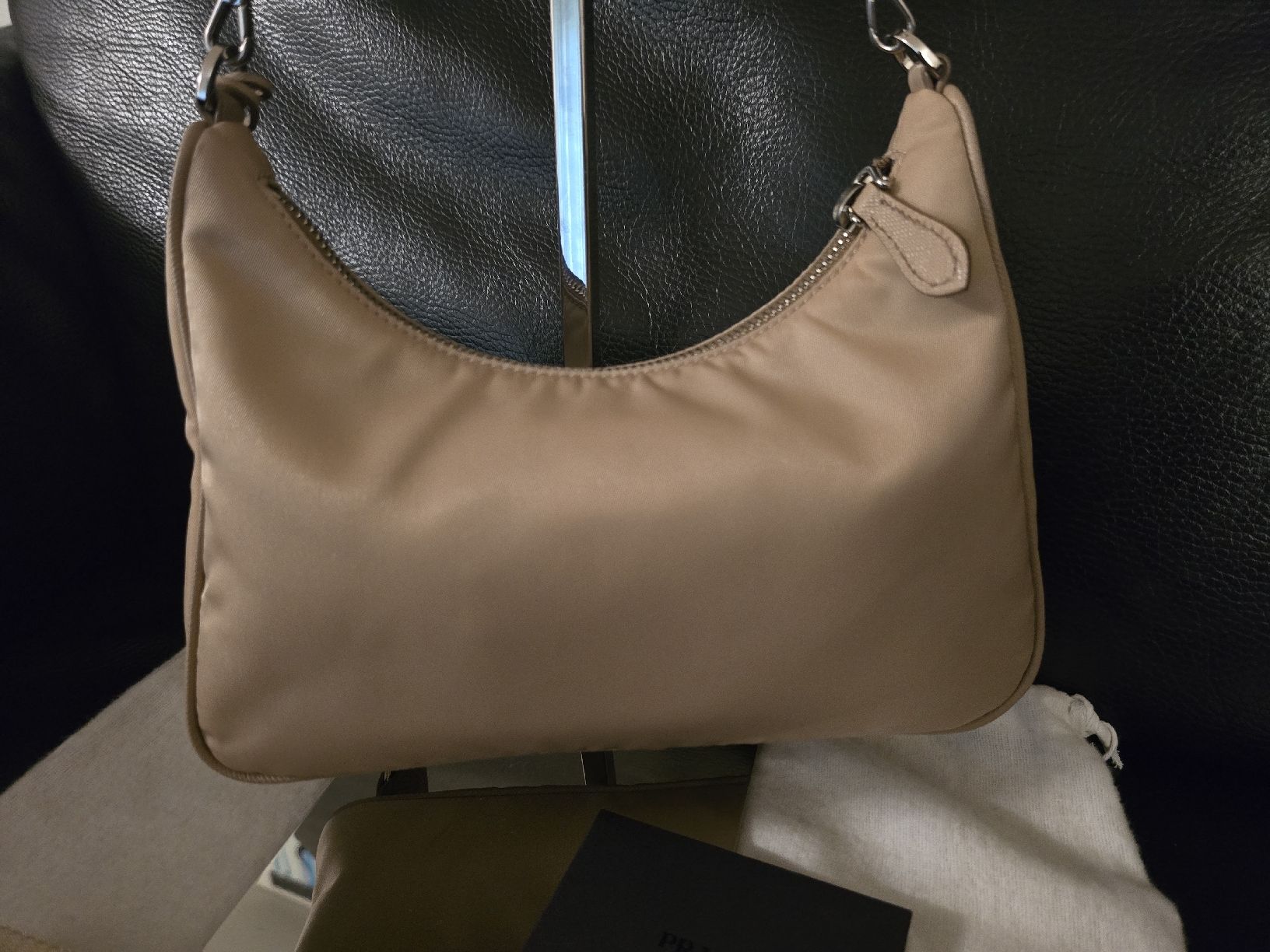 Prada Borse da donna: Prada Re-Edition 2005 Tasche aus Re-Nylon – Nuovo (secondo la descrizione) da Gattikon venduto da lavric_d 1