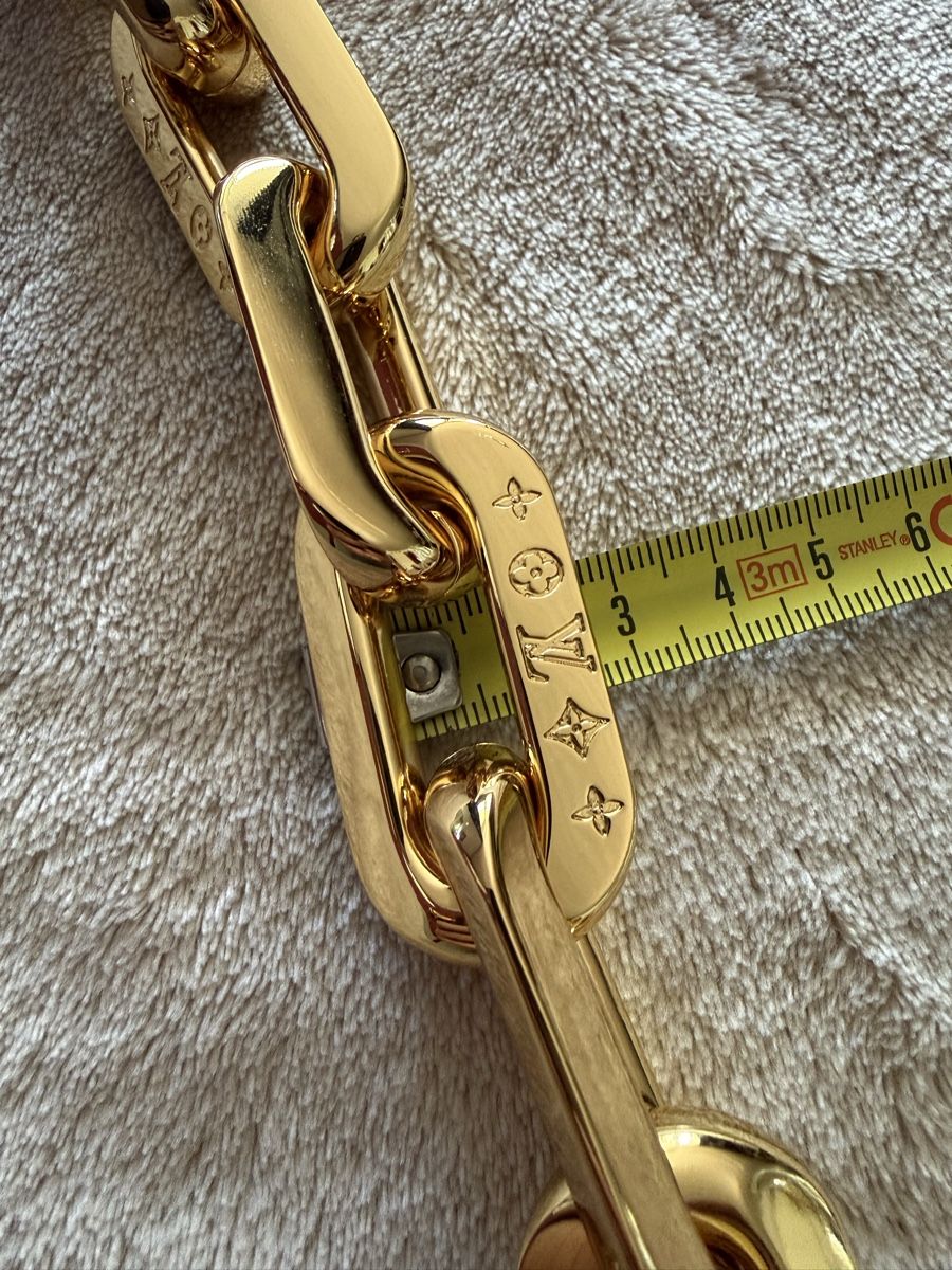 Louis Vuitton Altro in  Abbigliamento & Accessori: Louis Vuitton Coussin Kette – Usato da Liestal venduto da Joslie_mc 5