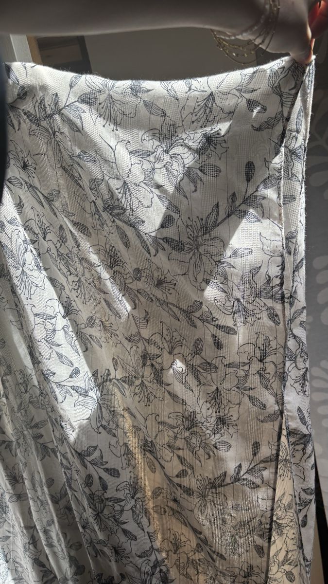 Altro in Moda donna: Schönes Cape/Poncho mit Blumen – Nuovo (secondo la descrizione) da Roggwil BE venduto da R.. 2
