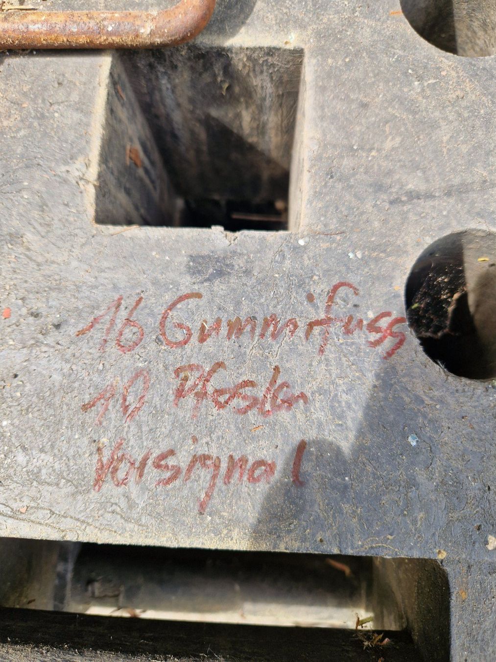 Tutti gli attrezzi: Bauabschrankung "Gummifüsse" – Usato da Aeschi b. Spiez venduto da GH3703 3