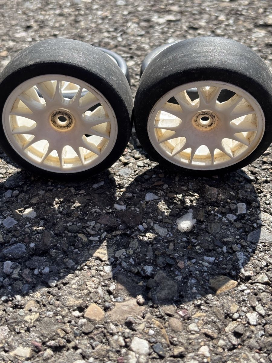 Carson RC Modellbau: Carson Onroad Reifen 1/10 Big Wheel-Set – Gebraucht aus Pratteln von fil_kkg5 1