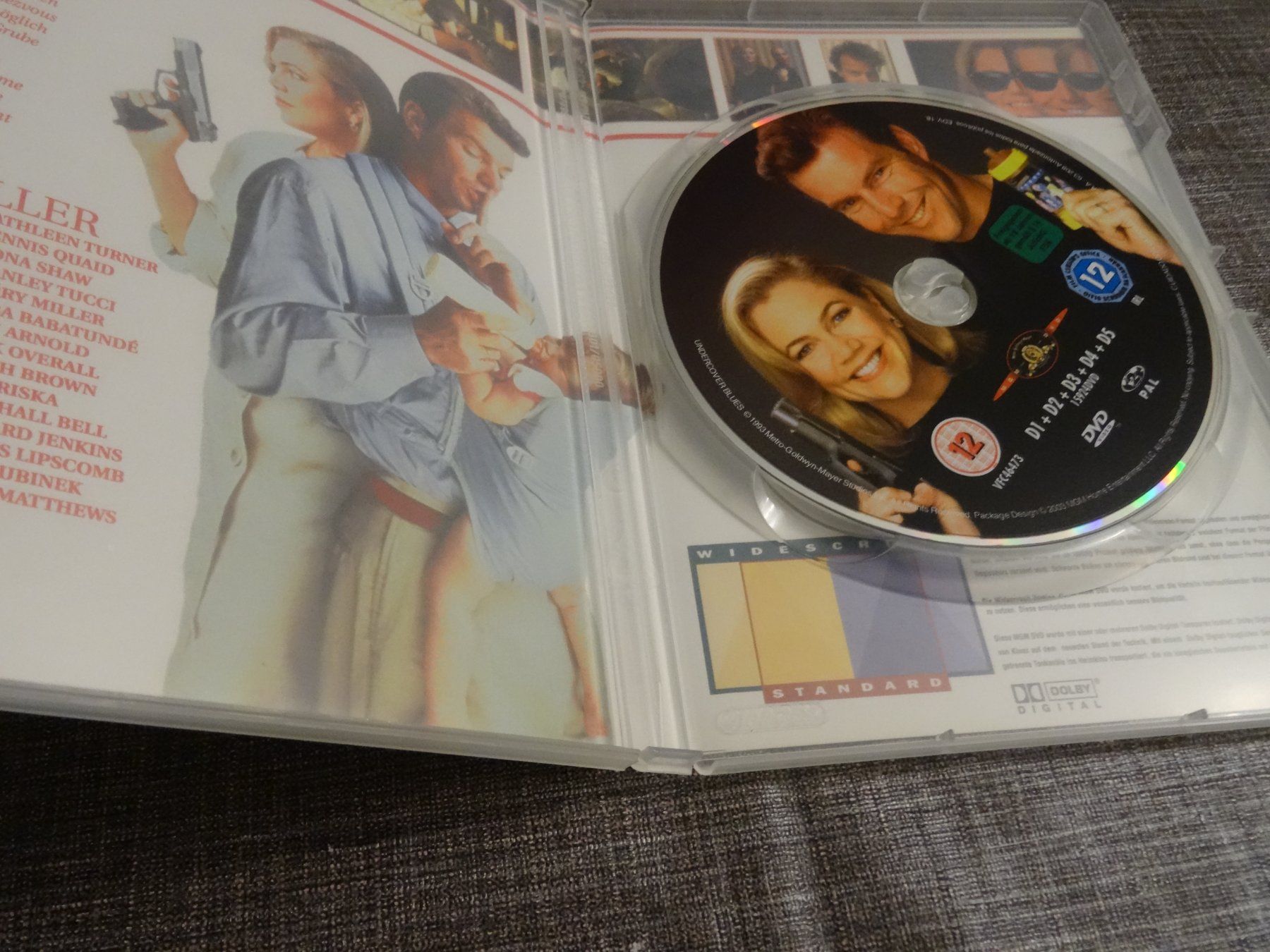 Tutti i DVDs: DVD Undercover Blues ein absolut cooles Trio – Usato da Olten venduto da Disc-Verkauf 1