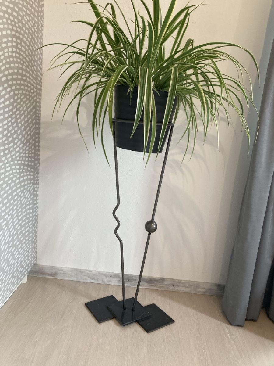 Altro per la casa: Blumenständer aus Eisen ca. 80 cm hoch – Usato da Niederlenz venduto da Steff99