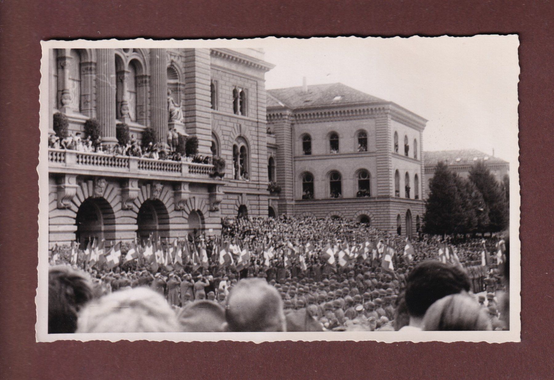 Ansichtskarten: Foto Rohrer BERN - VERSAMMLUNG – Gebraucht aus Pully von nicecards-shop