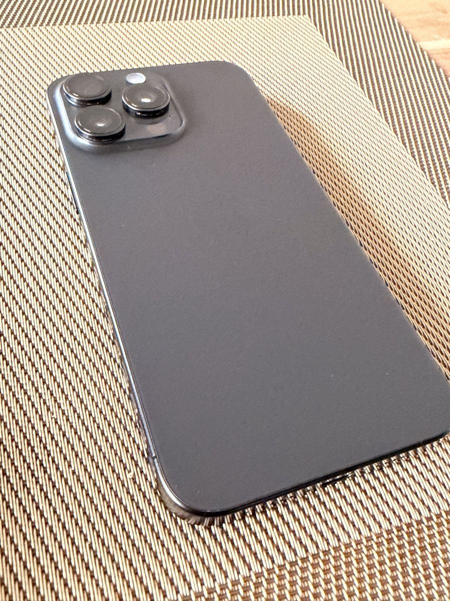 Apple Telefoni cellulari / Smartphones: iPhone 15 Pro Max Tint Black 256gb – Usato da Niederrohrdorf venduto da Dimi.K 2