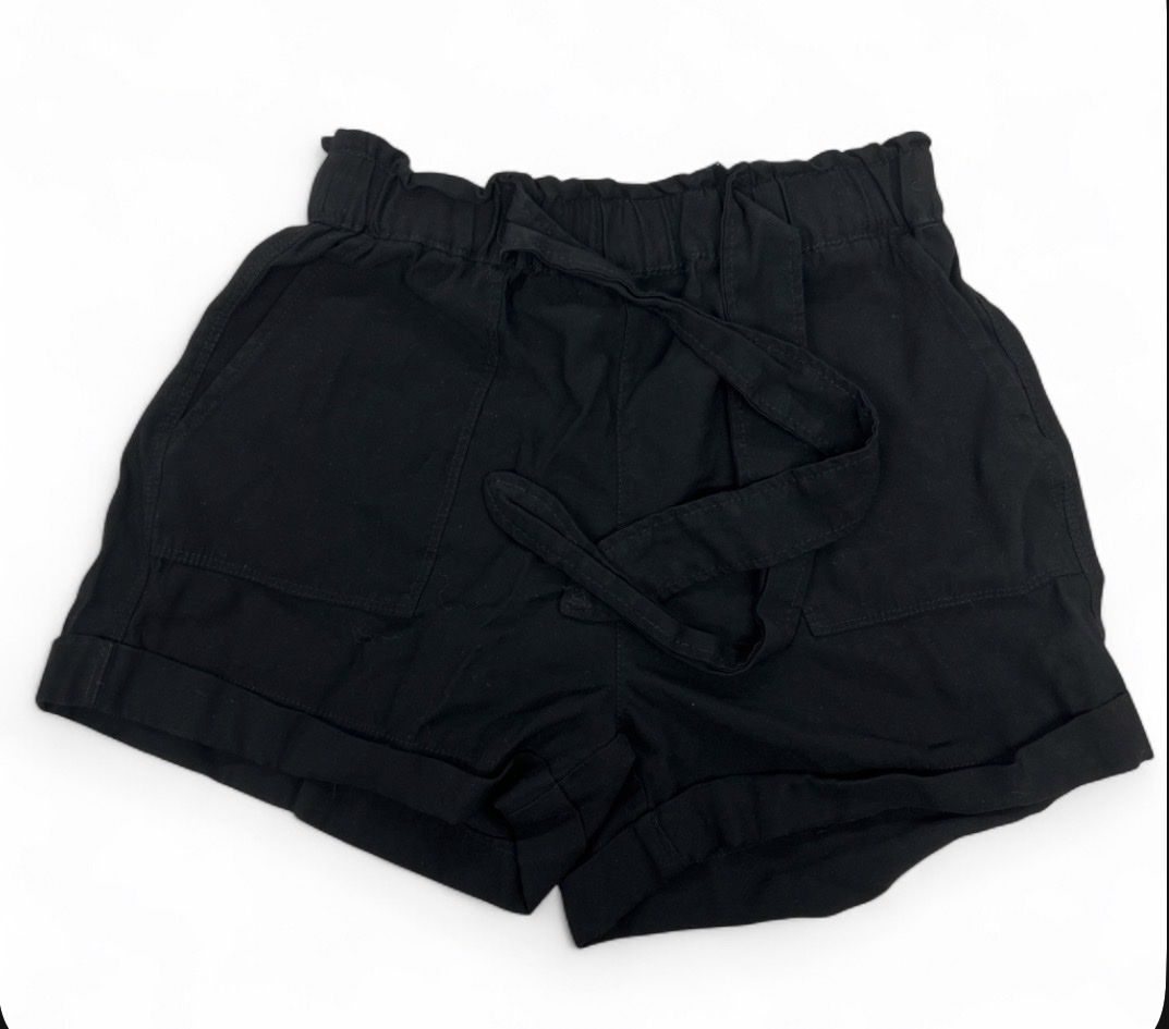 Pantaloni: Schwarze, kurze Stoffhosen  – Usato da Bremgarten AG venduto da kap_f5nz