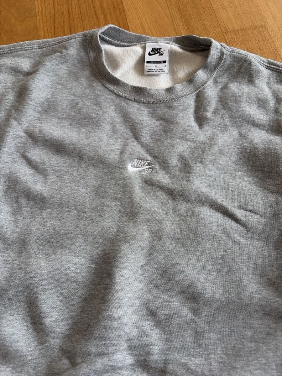 Nike Pulls & Sweat-shirts: Nike SB Pullover L – D'occasion à Illnau par helloWorld1 1