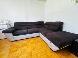Ecksofa - mit Schlaffunktion, im gute Zustand